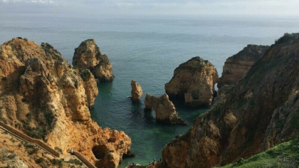 Un adolescent de 13 ani a supravietuit unei cazaturi de la 30 de metri in Marele Canion Un adolescent de 13 ani a supravietuit unei cazaturi de la 30 de metri in Marele Canion