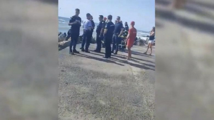 Alerta pe litoralul din Romania. O mina marina s-a lovit de dig in Costinesti si a explodat. O alta ar pluti in larg Alerta pe litoralul din Romania. O mina marina s-a lovit de dig in Costinesti si a explodat. O alta ar pluti in larg