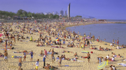 Nudistii din Catalonia sunt suparati ca pe plajele lor vin turisti in costum de baie. „E o lipsa de respect” Nudistii din Catalonia sunt suparati ca pe plajele lor vin turisti in costum de baie. „E o lipsa de respect”