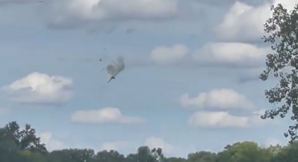 Momentul in care doi piloti au reusit sa se catapulteze inaintea prabusirii unui avion, la un show aerian din SUA - VIDEO Momentul in care doi piloti au reusit sa se catapulteze inaintea prabusirii unui avion, la un show aerian din SUA - VIDEO