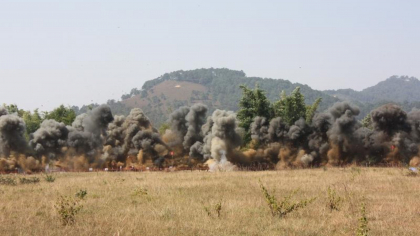 Ucraina revendica oficial eliberarea satului Urozhaine, una dintre redutele fortificate de rusi pentru a apara drumul catre Mariupol. Noi imagini cu soldatii rusi pusi pe fuga - VIDEO
