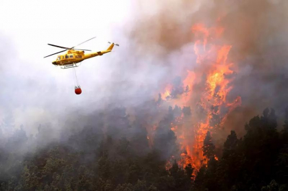 Localitati evacuate dupa izbucnirea unui incendiu de vegetatie intr-un parc national din Tenerife Localitati evacuate dupa izbucnirea unui incendiu de vegetatie intr-un parc national din Tenerife