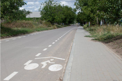 Satul din Republica Moldova care are o pista pentru biciclisti. Fiecare al treilea locuitor are bicicleta - Moldpres.com Satul din Republica Moldova care are o pista pentru biciclisti. Fiecare al treilea locuitor are bicicleta - Moldpres.com