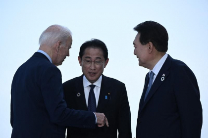 Biden intareste cooperarea militara cu Japonia si Coreea de Sud. China, ironica: „Va puteti decolora parul si tunde parul din nas, dar nu veti fi niciodata occidentali” Biden intareste cooperarea militara cu Japonia si Coreea de Sud. China, ironica: „Va puteti decolora parul si tunde parul din nas, dar nu veti fi niciodata occidentali”