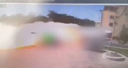 Noi imagini cu momentul in care rusii au atacat cu racheta orasul Cernigov. Piata orasului plina de oameni - VIDEO Noi imagini cu momentul in care rusii au atacat cu racheta orasul Cernigov. Piata orasului plina de oameni - VIDEO