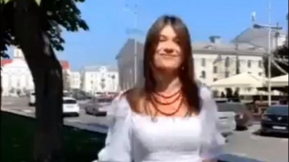 Momentul atacului din Cernigov, surprins de o tanara care se filma. Racheta a cazut in piata centrala, plina de oameni - VIDEO 