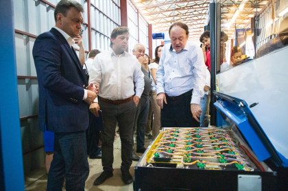 Primul autobuz electric made in Moldova. Dumitru Alaiba anunta despre reusita unei companii din tara: „Industria automotive primeste un nou suflu” Primul autobuz electric made in Moldova. Dumitru Alaiba anunta despre reusita unei companii din tara: „Industria automotive primeste un nou suflu”