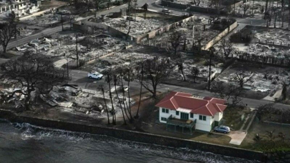 Situatie bizara dupa incendiile din Hawaii care au ras cartiere intregi. O casa veche de 100 de ani a ramas neatinsa