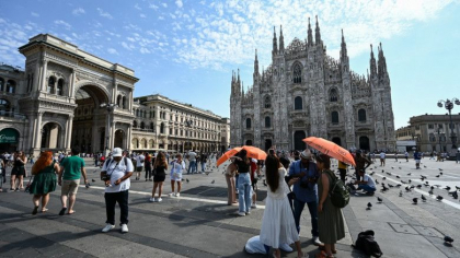 Italia se topeste din cauza anticiclonului „Nero”. Multe orase sunt sub cod rosu de canicula. Turistii sunt sfatuiti sa nu iasa afara - FOTO