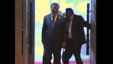 Moment bizar la BRICS. Xi Jinping, nedumerit dupa ce un asistent al sau nu e lasat sa intre la summit Moment bizar la BRICS. Xi Jinping, nedumerit dupa ce un asistent al sau nu e lasat sa intre la summit