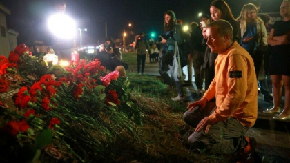 „Este un erou”. Sustinatorii lui Prigojin il jelesc pe liderul Wagner in Rusia. Unde au aprins lumanari - FOTO „Este un erou”. Sustinatorii lui Prigojin il jelesc pe liderul Wagner in Rusia. Unde au aprins lumanari - FOTO