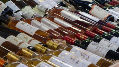 Franta produce prea mult vin. Guvernul francez cheltuie 200 de milioane de euro pentru a distruge surplusul Franta produce prea mult vin. Guvernul francez cheltuie 200 de milioane de euro pentru a distruge surplusul