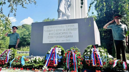 Un monument dedicat soldatului sovietic, renovat si inaugurat intr-un oras din Ungaria. Autoritatile locale nu au participat Un monument dedicat soldatului sovietic, renovat si inaugurat intr-un oras din Ungaria. Autoritatile locale nu au participat