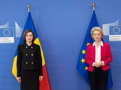 Mesajul de sustinere a presedintelui Comisiei Europene de Ziua Independentei R. Moldova: „Suntem alaturi la fiecare pas pe drumul vostru spre UE. Casa voastra” Mesajul de sustinere a presedintelui Comisiei Europene de Ziua Independentei R. Moldova: „Suntem alaturi la fiecare pas pe drumul vostru spre UE. Casa voastra”