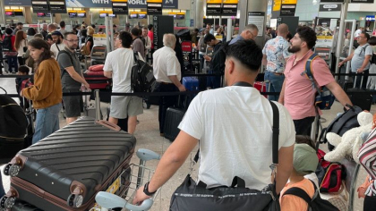 Zboruri anulate si intarziate in Marea Britanie dupa o defectiune la sistemul de control al traficului aerian, mii de pasageri afectati Zboruri anulate si intarziate in Marea Britanie dupa o defectiune la sistemul de control al traficului aerian, mii de pasageri afectati