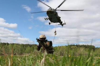 Un elicopter al Serviciului rus de Securitate s-a prabusit in timpul unui zbor de antrenament. Cel putin trei morti - VIDEO Un elicopter al Serviciului rus de Securitate s-a prabusit in timpul unui zbor de antrenament. Cel putin trei morti - VIDEO