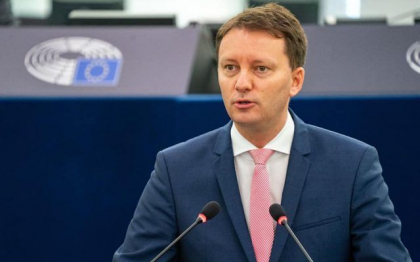 Moldova a stabilit un record in ceea ce priveste acordarea statutului de candidat la UE, spune europarlamentarul roman, Siegfrid Muresan
Moldova a stabilit un record in ceea ce priveste acordarea statutului de candidat la UE, spune europarlamentarul roman, Siegfrid Muresan