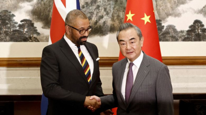 Ministrul de externe britanic, aflat in vizita in China, critica Beijingul pentru situatia drepturilor omului
