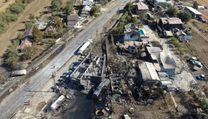 A murit inca un ranit dupa explozia de la statia GPL din Romania. Este vorba despre un localnic de 63 de ani, care a fost ranit in prima explozie A murit inca un ranit dupa explozia de la statia GPL din Romania. Este vorba despre un localnic de 63 de ani, care a fost ranit in prima explozie