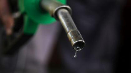 E criza de combustibil in Rusia, desi tara e printre cei mai mari producatori de petrol. „Nu cumparam. Preturile sunt nebunesti” E criza de combustibil in Rusia, desi tara e printre cei mai mari producatori de petrol. „Nu cumparam. Preturile sunt nebunesti”