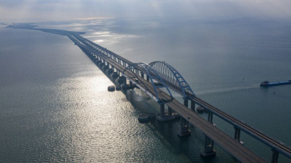 Rusia a creat o bariera subacvatica pentru a descuraja atacurile asupra podului din Crimeea Rusia a creat o bariera subacvatica pentru a descuraja atacurile asupra podului din Crimeea