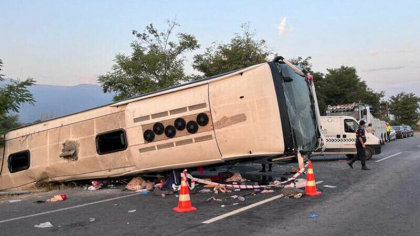 Tragedie dupa petrecere. Sase nuntasi au murit intr-un accident. Alti 43 au fost raniti - FOTO Tragedie dupa petrecere. Sase nuntasi au murit intr-un accident. Alti 43 au fost raniti - FOTO