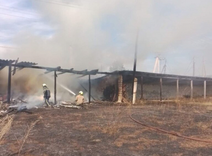 Incendiu de proportii in Nisporeni. Un sopron s-a facut scrum. De la ce ar fi pornit focul Incendiu de proportii in Nisporeni. Un sopron s-a facut scrum. De la ce ar fi pornit focul