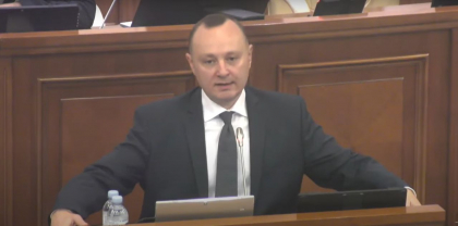 Deputatii BCS, replici dure in Parlament. Vlad Batrincea: „O sa va treziti in opozitie si cineva va folosi fix aceleasi practici nocive” Deputatii BCS, replici dure in Parlament. Vlad Batrincea: „O sa va treziti in opozitie si cineva va folosi fix aceleasi practici nocive”