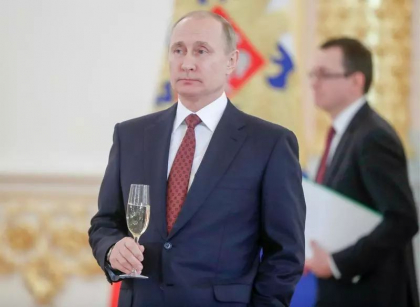 Dupa lansarea unui ChatGPT rus, Putin vrea mai mult: Planurile acestuia de dezvoltare a inteligentei artificiale in Rusia Dupa lansarea unui ChatGPT rus, Putin vrea mai mult: Planurile acestuia de dezvoltare a inteligentei artificiale in Rusia