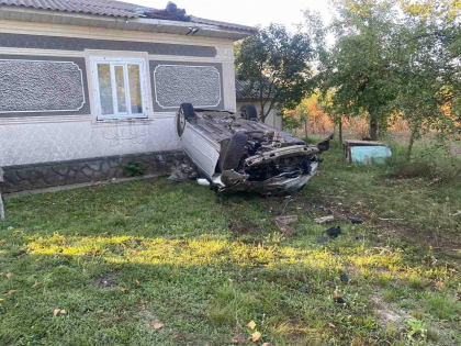Accident grav in raionul Edinet. Un barbat de 30 de ani a murit, dupa ce a intrat cu masina intr-o casa Accident grav in raionul Edinet. Un barbat de 30 de ani a murit, dupa ce a intrat cu masina intr-o casa