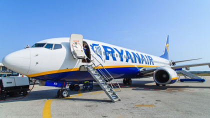 Ryanair, in centrul unui scandal. Un pasager ar fi fost refuzat la bordul unui avion din cauza scaunului rulant