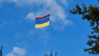 Rusi nimiciti in Donetk dupa ce si-au dezvaluit pozitia tragand intr-un steag ucrainean purtat de baloane - VIDEO