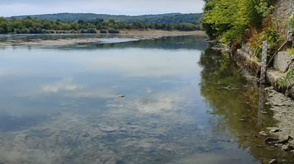 Un barbat - gasit mort intr-un canal de apa, in stanga Nistrului. Ce facea acesta pe malul lacului 