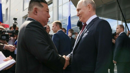 Primul schimb de replici intre Putin si Kim Jong Un. Ce si-au spus cei doi lideri cand s-au vazut