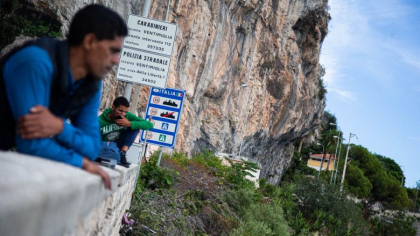 Franta isi intareste granita cu Italia din cauza numarului mare de migranti clandestini Franta isi intareste granita cu Italia din cauza numarului mare de migranti clandestini