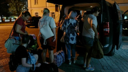 Autoritatile ucrainene au ordonat evacuare civililor din regiunea Herson. "Localitatile sunt supuse focului inamic"
Autoritatile ucrainene au ordonat evacuare civililor din regiunea Herson. "Localitatile sunt supuse focului inamic"