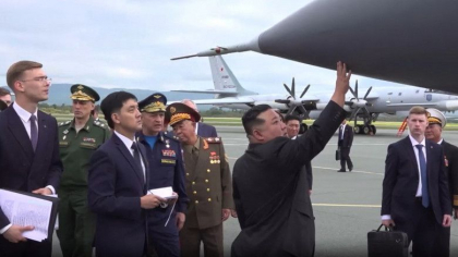 Soigu s-a laudat lui Kim si i-a aratat bombardierele strategice rusesti: „Pot zbura de la Moscova pana in Japonia si inapoi” - FOTO Soigu s-a laudat lui Kim si i-a aratat bombardierele strategice rusesti: „Pot zbura de la Moscova pana in Japonia si inapoi” - FOTO