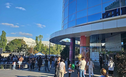 O noua alerta cu bomba la un centru comercial din capitala. Oameni, evacuati. Ce spune politia - FOTO