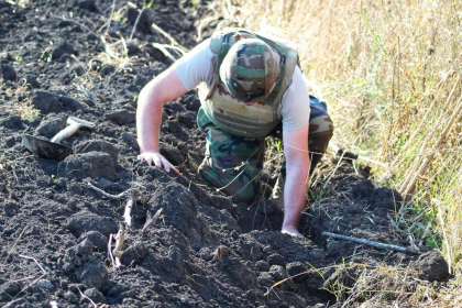 O bomba de aruncator din Al Doilea Razboi Mondial, descoperita in urma unor lucrari agricole in Falesti O bomba de aruncator din Al Doilea Razboi Mondial, descoperita in urma unor lucrari agricole in Falesti