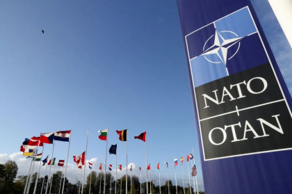 Cum este implicata NATO ca organizatie in razboiul din Ucraina? Mircea Geoana: „Avem obligatia de a evita escaladarea conflictului dintre Rusia si Ucraina intr-un conflict si mai mare” Cum este implicata NATO ca organizatie in razboiul din Ucraina? Mircea Geoana: „Avem obligatia de a evita escaladarea conflictului dintre Rusia si Ucraina intr-un conflict si mai mare”