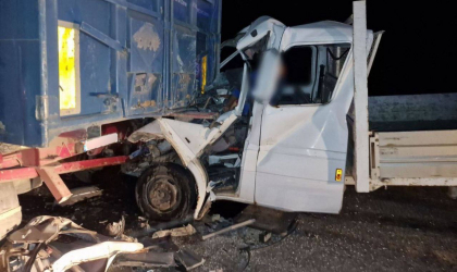 Accident tragic la Ialoveni. Un barbat a murit pe loc, dupa ce masina pe care o conducea s-a ciocnit de un camion - FOTO