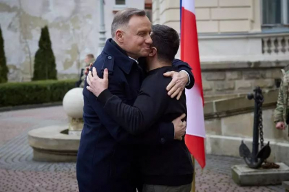 Presedintele Poloniei nu crede ca disputa asupra cerealelor va afecta semnificativ relatiile tarii sale cu Ucraina Presedintele Poloniei nu crede ca disputa asupra cerealelor va afecta semnificativ relatiile tarii sale cu Ucraina