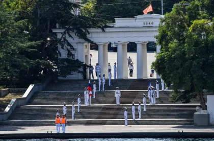Ucrainenii au lovit sediul flotei ruse de la Marea Neagra in plina zi. Guvernatorul Sevastopolului le cere oamenilor sa evite centrul orasului