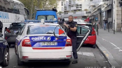 Proteste „impotriva violentelor politienesti” in Franta. O masina a politiei a fost atacata cu pietre la Paris - VIDEO Proteste „impotriva violentelor politienesti” in Franta. O masina a politiei a fost atacata cu pietre la Paris - VIDEO