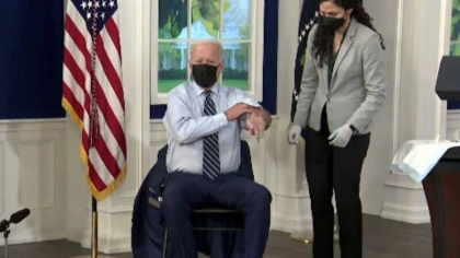 Joe Biden s-a vaccinat anti-Covid-19 si impotriva gripei sezoniere