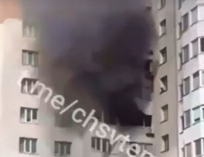 Un apartament al unui bloc de locuit din capitala a luat foc. Pompierii au intervenit - VIDEO Un apartament al unui bloc de locuit din capitala a luat foc. Pompierii au intervenit - VIDEO