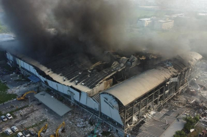Incendiu major la o fabrica de mingi de golf din Taiwan. Cel putin noua morti, inclusivi pompieri
Incendiu major la o fabrica de mingi de golf din Taiwan. Cel putin noua morti, inclusivi pompieri