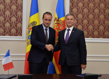 Moldova a anuntat achizitia unui radar de supraveghere aeriana GM200. Ministrul Apararii al Frantei, aflat la Chisinau: „Vom continua sa fim alaturi de moldoveni in fata oricarei incercari de destabilizare” Moldova a anuntat achizitia unui radar de supraveghere aeriana GM200. Ministrul Apararii al Frantei, aflat la Chisinau: „Vom continua sa fim alaturi de moldoveni in fata oricarei incercari de destabilizare”