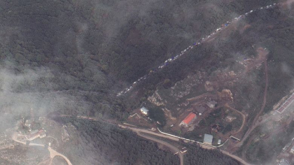 Imagini din satelit cu exodul din Nagorno-Karabah. Peste 28.000 de refugiati trec prin coridorul Lacin, singura ruta spre Armenia Imagini din satelit cu exodul din Nagorno-Karabah. Peste 28.000 de refugiati trec prin coridorul Lacin, singura ruta spre Armenia