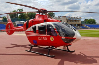 O femeie din Iasi transportata inconstienta cu elicopterul SMURD la un spital din Chisinau O femeie din Iasi transportata inconstienta cu elicopterul SMURD la un spital din Chisinau
